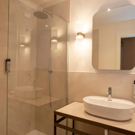 De L'alboro Otel 3*