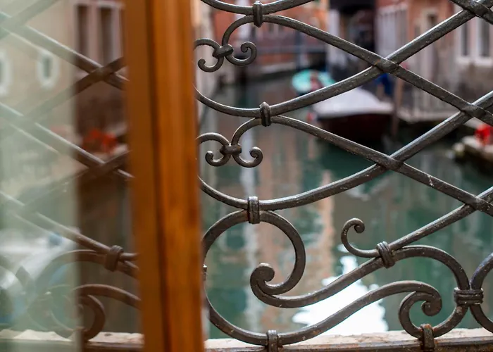 De L'alboro فندق البندقية